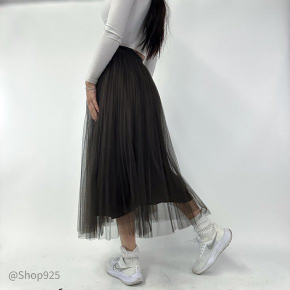 Dresses & Skirts - brown tutu skirt with wide waistband